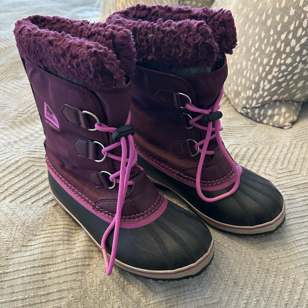 Sorel Kids Boots in Purple and Black